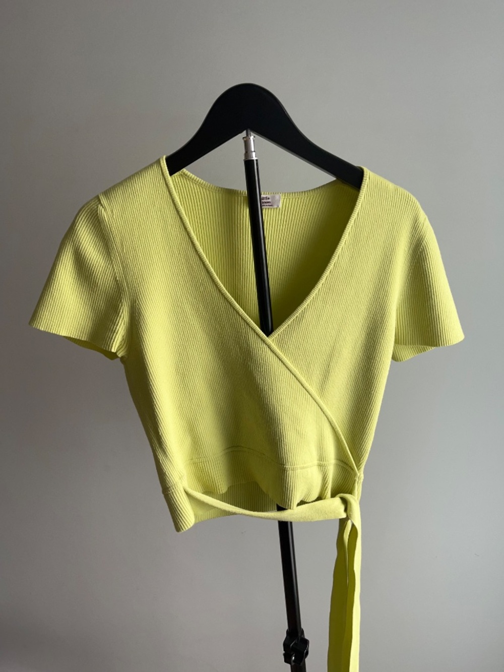 Aritzia wrap top in ribbed knit - Size L "Little Moon"